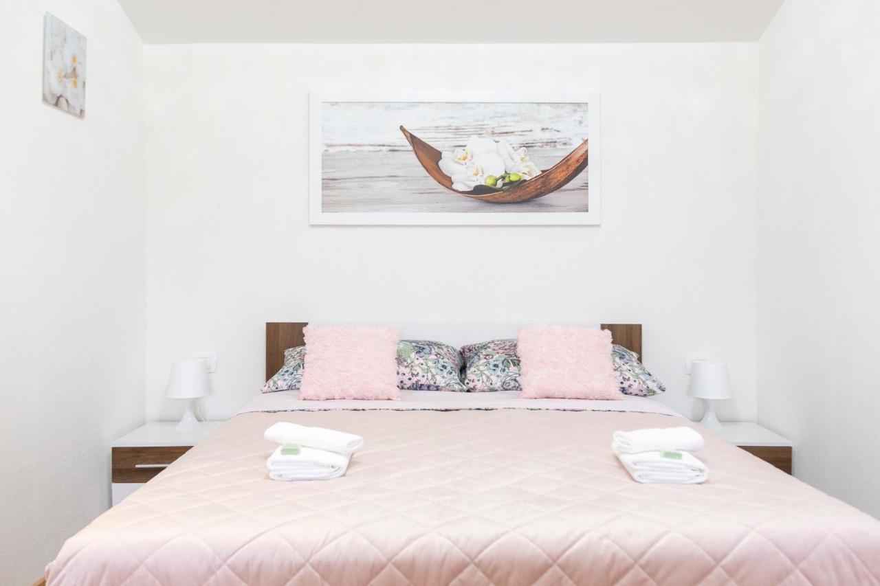 Apartments Milok เซโชเล ภายนอก รูปภาพ