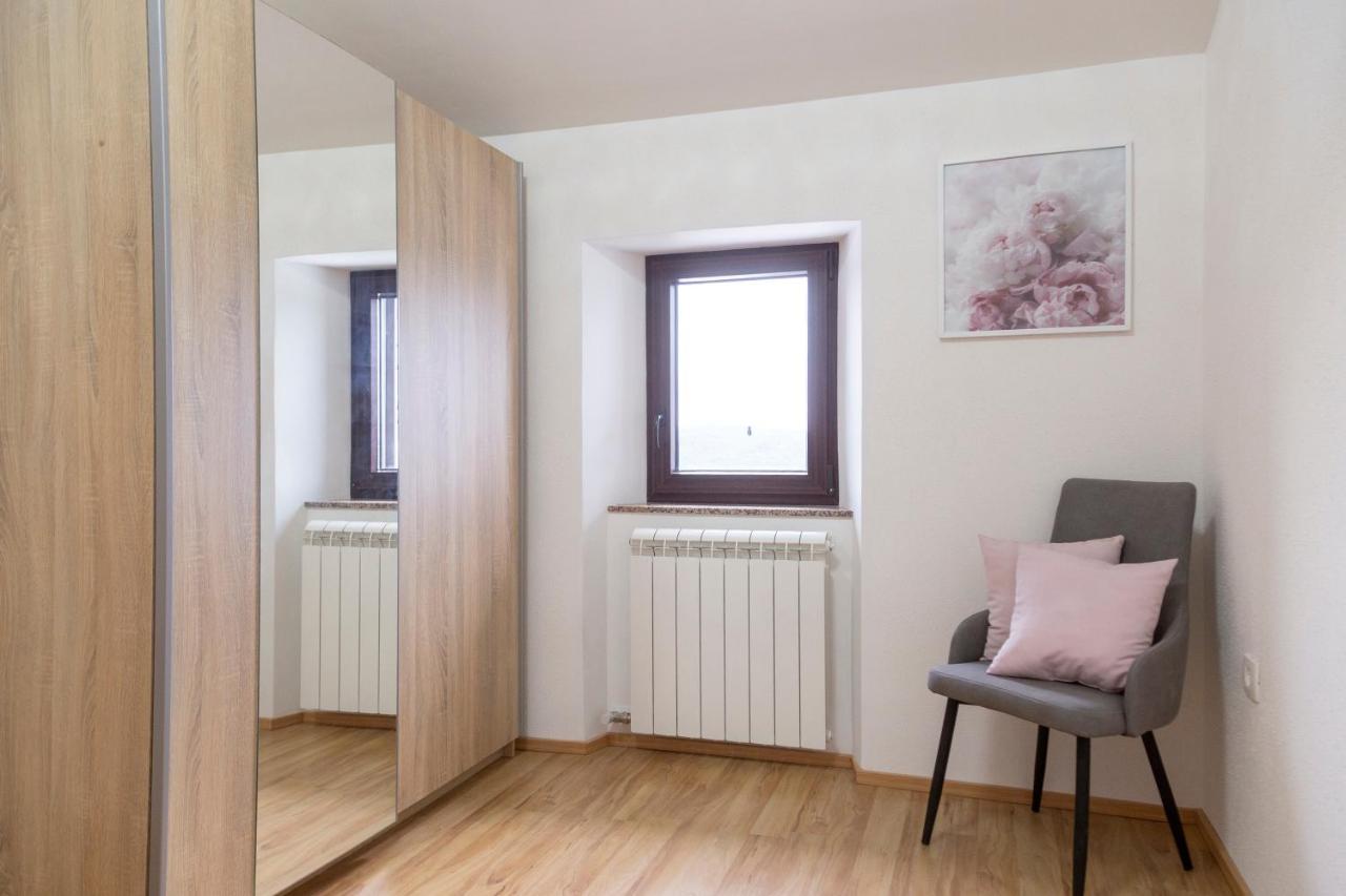 Apartments Milok เซโชเล ภายนอก รูปภาพ