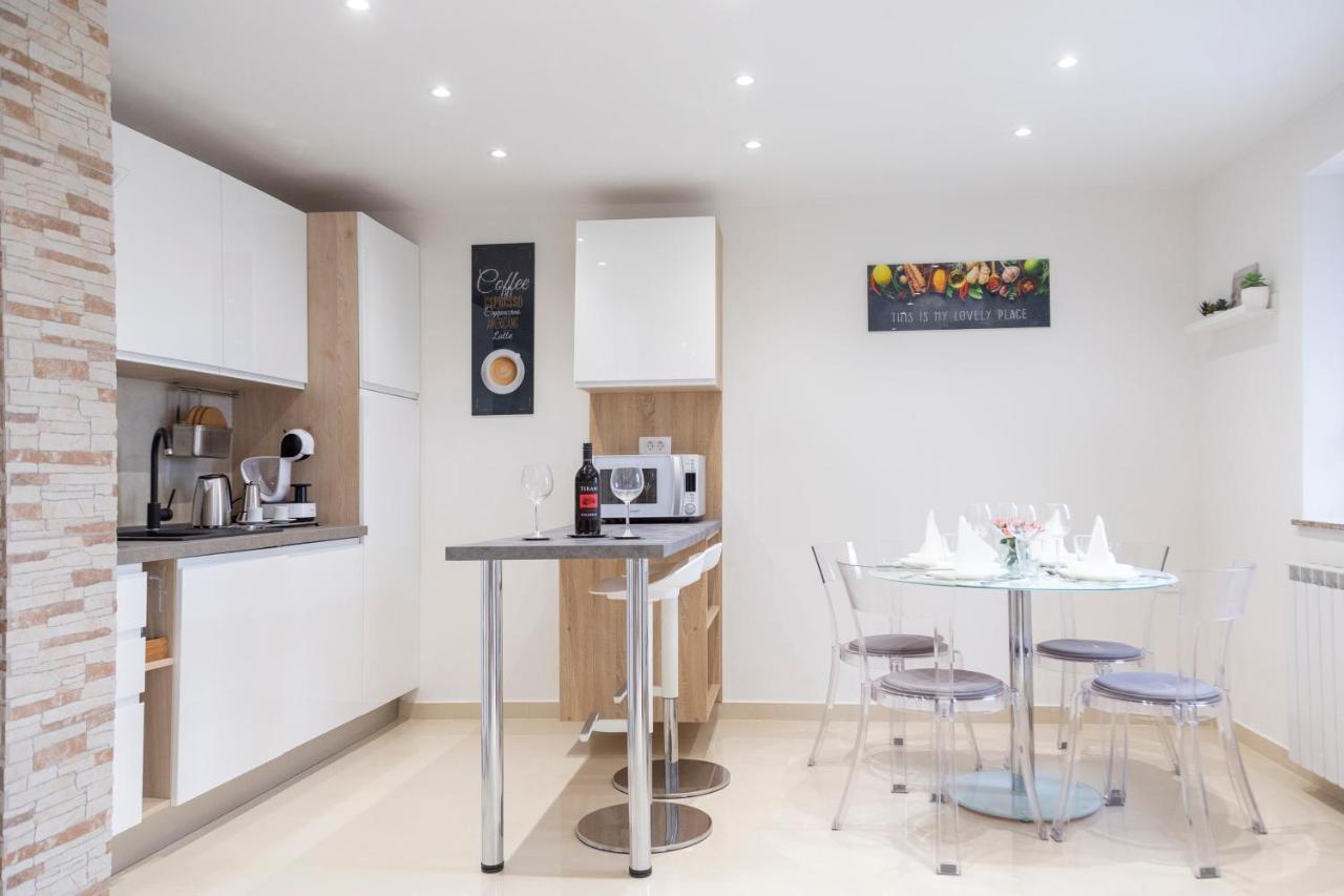 Apartments Milok เซโชเล ภายนอก รูปภาพ