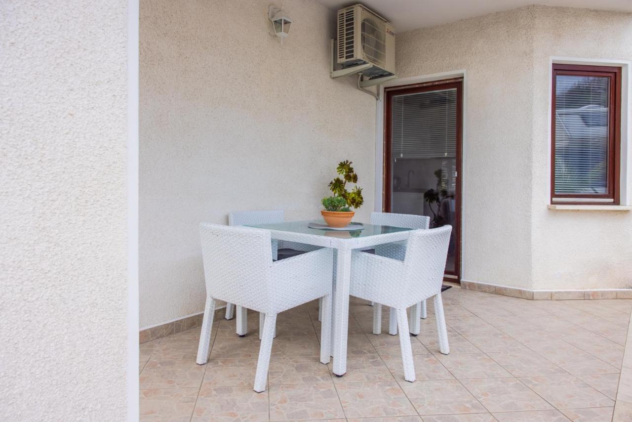 Apartments Milok เซโชเล ภายนอก รูปภาพ